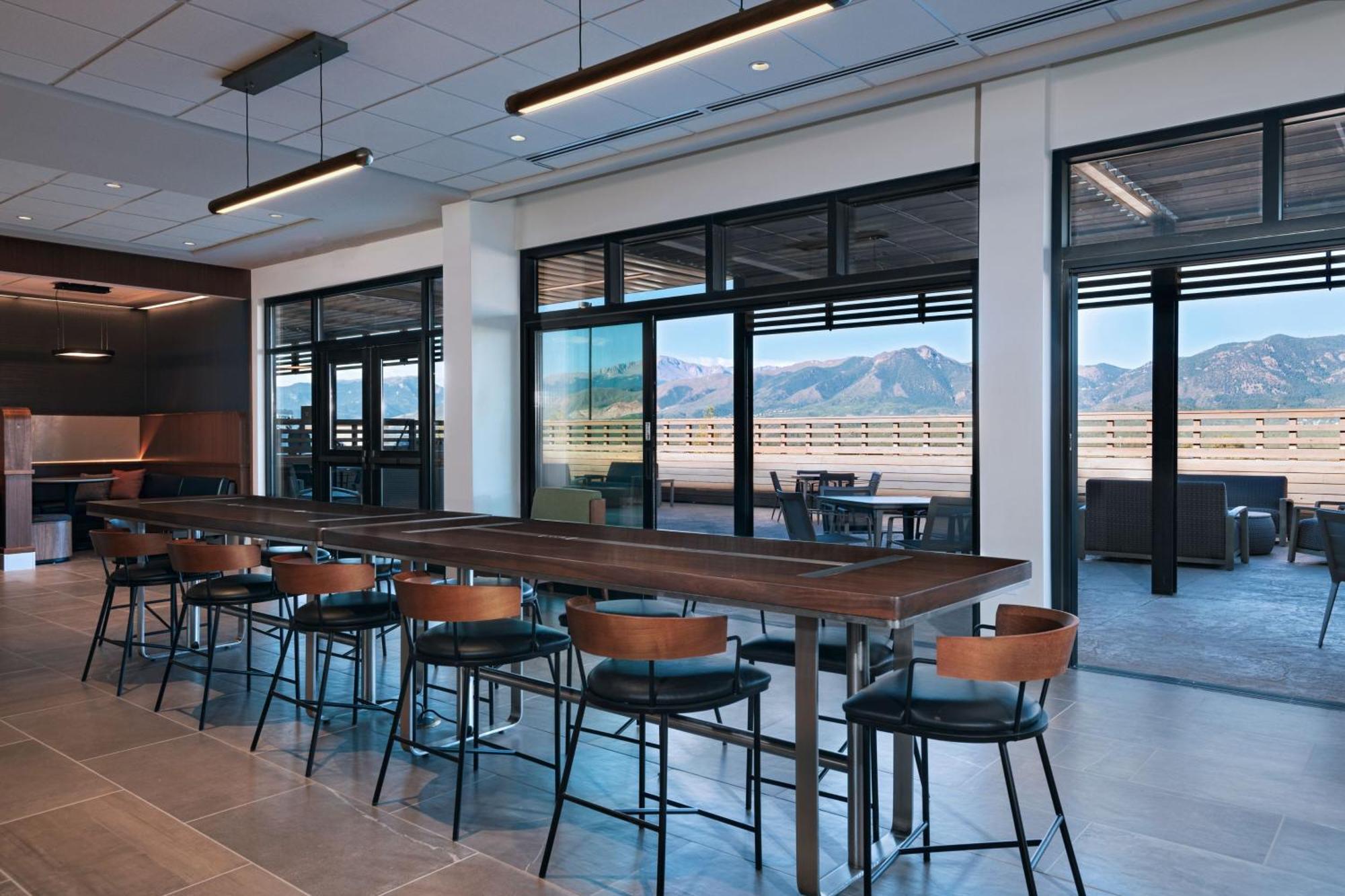 Courtyard By Marriott Colorado Springs North, Air Force Academy Hotel Exterior photo